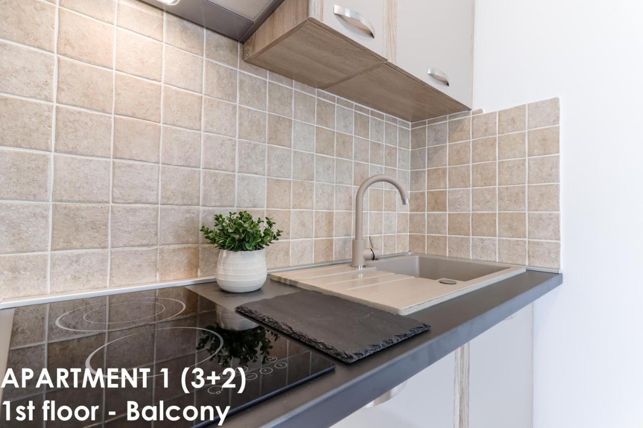 Sunshine Apartments Funtana With Balcony And Sea View Zewnętrze zdjęcie