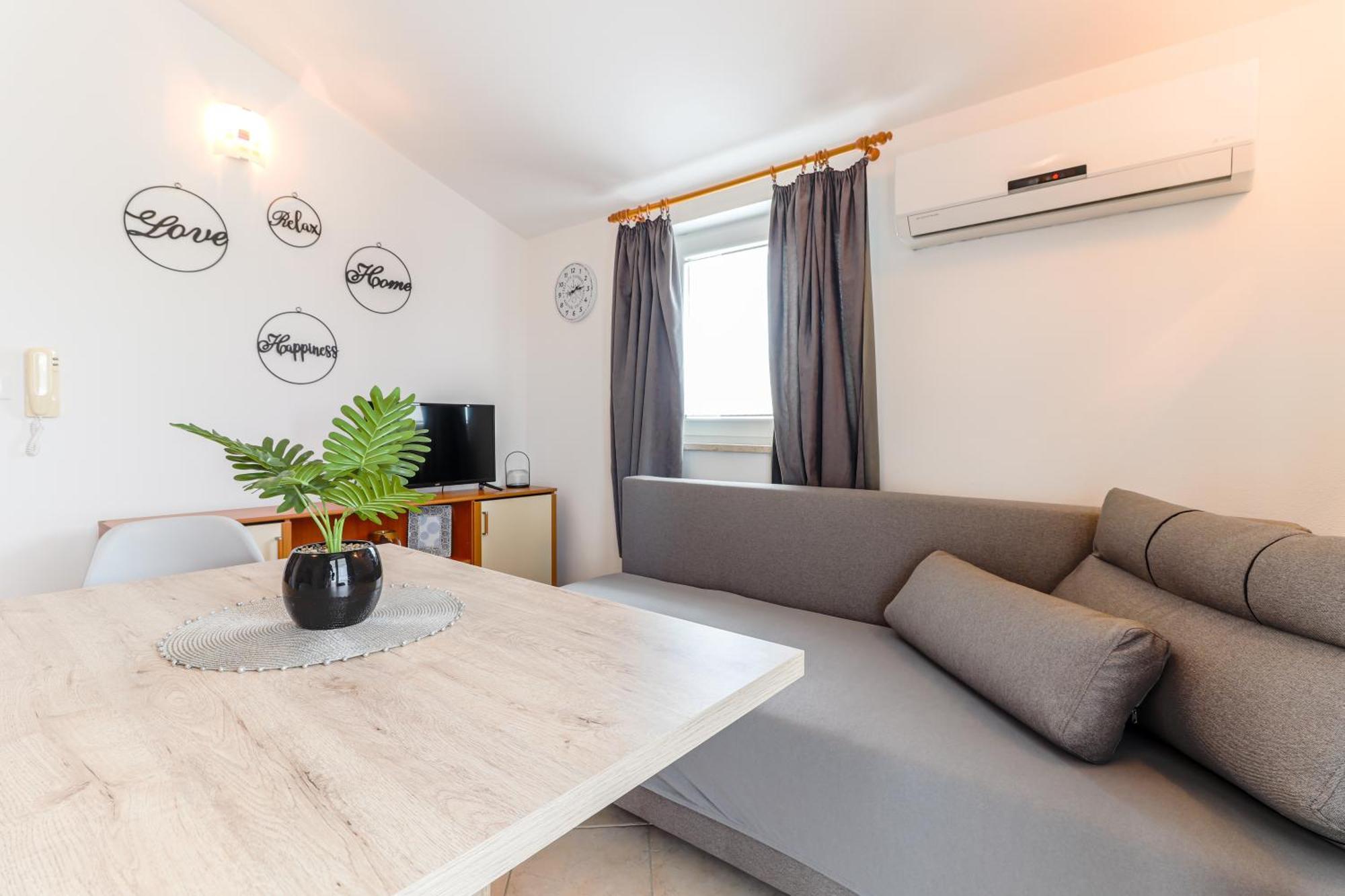 Sunshine Apartments Funtana With Balcony And Sea View Zewnętrze zdjęcie