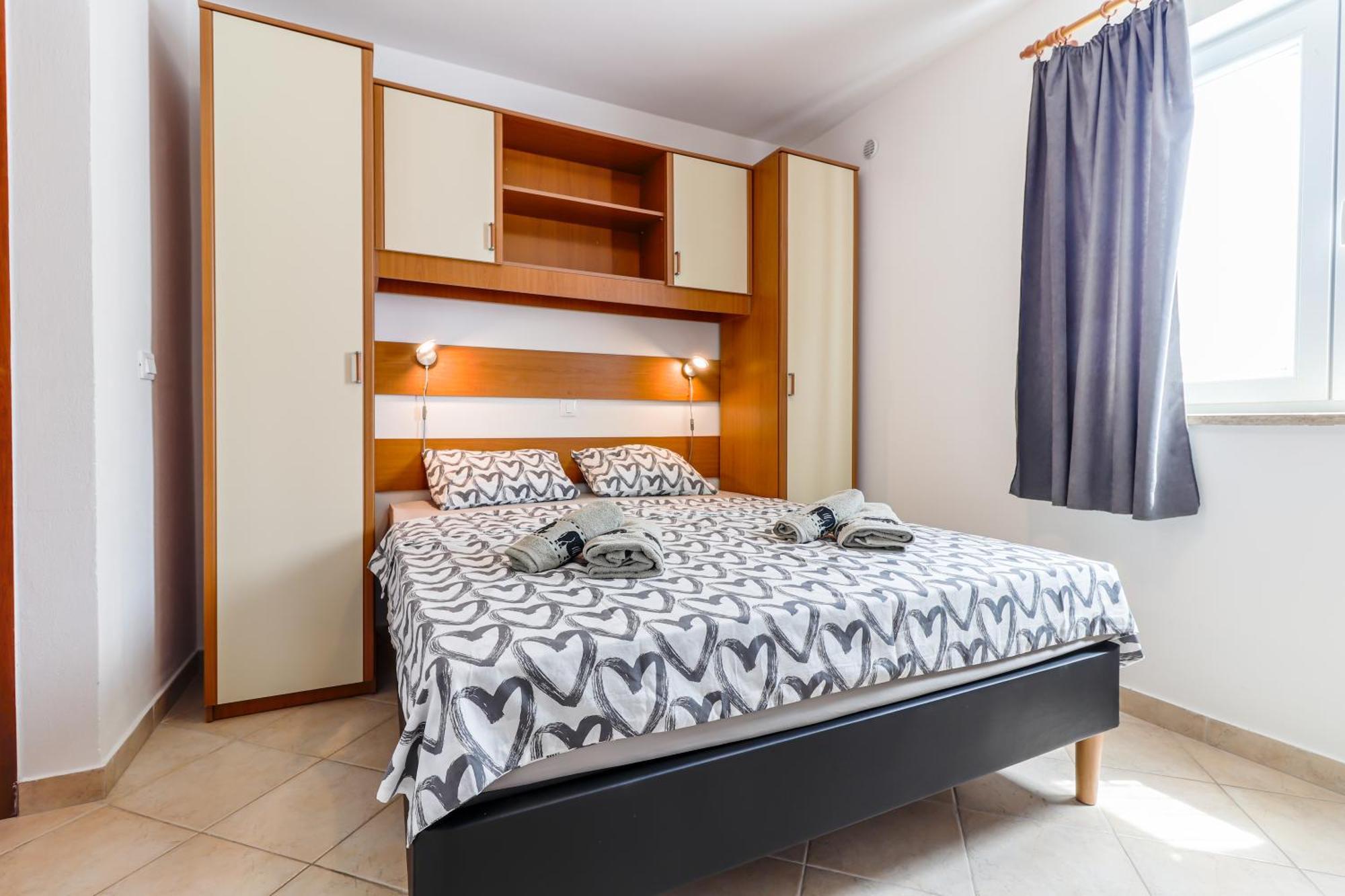 Sunshine Apartments Funtana With Balcony And Sea View Zewnętrze zdjęcie
