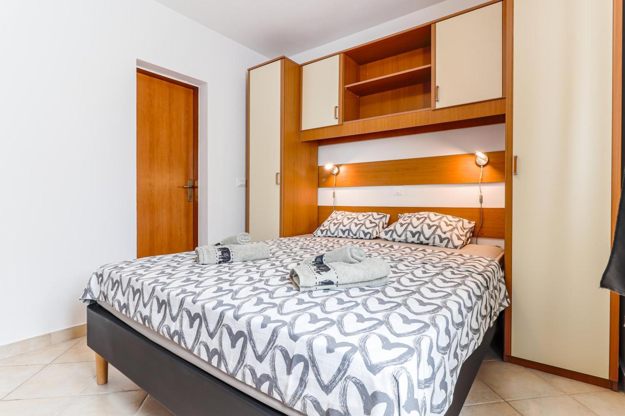 Sunshine Apartments Funtana With Balcony And Sea View Zewnętrze zdjęcie